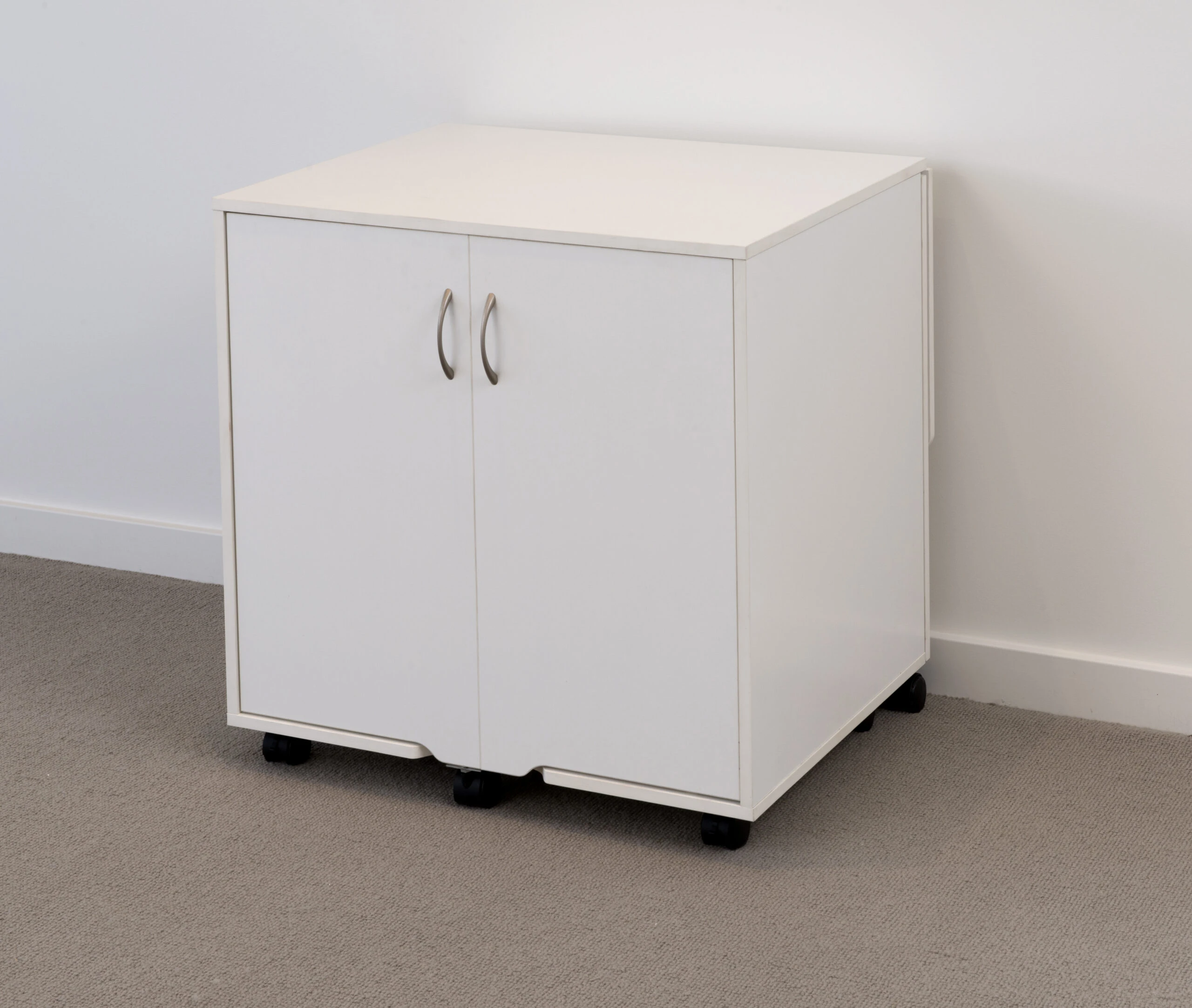 Horn Modular Pull-out Thread Holder Cabinet (Floor stock only)
